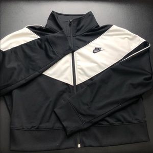 Cropped Nike zip up sweater